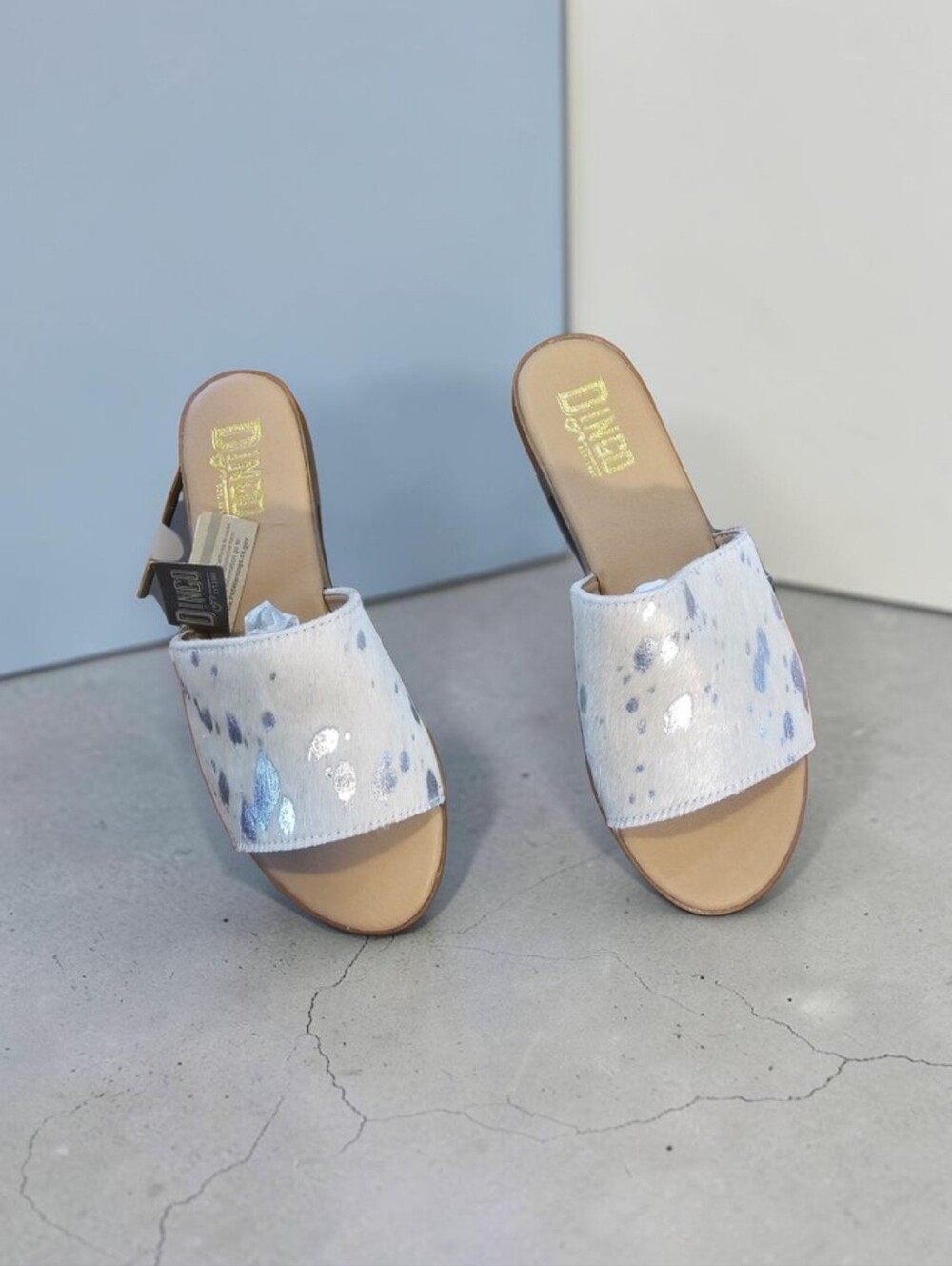 DINGO Moo Moo Silver Metallic Calf Hair Slide Sandals NIB New In Box Sz 8